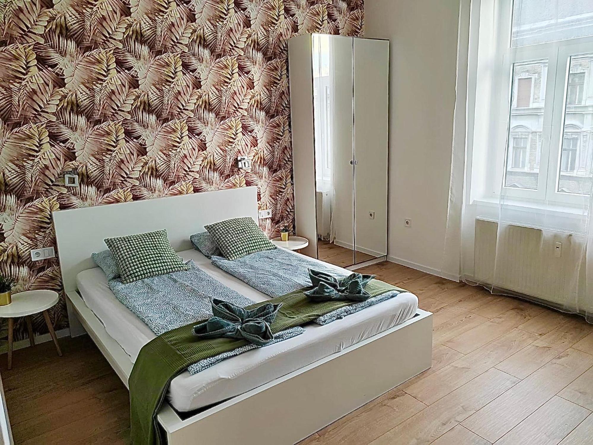 Home R374 #Freeparking Budapest Kültér fotó